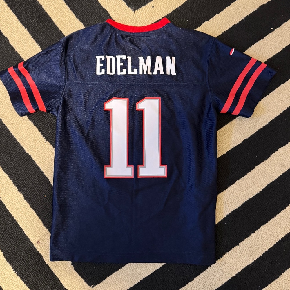 Boys NFL England Patriots Jersey #11 Julian Edelman Size S 6/7 - Picture 2 of 4